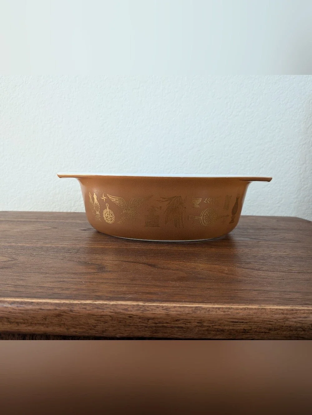 VTG Pyrex Oval Casserole Dish 1-1/2 Quart in Early American Gold on Brown #043